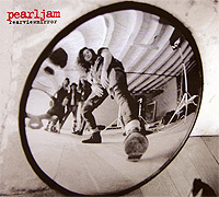 Pearl Jam. Rearviewmirror. Greatest Hits. 1991-2003 (2 CD) - купить аудиозапись на cd Pearl Jam. Rearviewmirror. Greatest Hits. 1991-2003 (2 CD) 2008 на лицензионном диске Audio CD в интернет магазине Ozon.ru