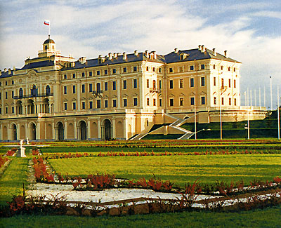 Konstantinovsky Palace /  