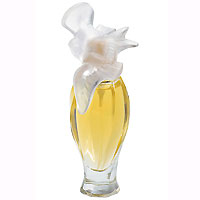 Nina Ricci Lair Du Temps. Туалетная вода, 50 мл3137370207023 Nina Ricci Lair Du Temps. Туалетная вода, 50 мл3137370207023L’Air du Temps – символ и талисман дома Nina Ricci. Неповторимая индивидуальность аромата основывается на его двойственном характере. Тонкая смесь традиций и дерзости. Баланс и гармония. Оригинальная и неповторимая игра контрастов. Свежий и вечный аромат, уникальное сочетание контрастов, излучающих таинственную соблазнительную силу. Верхние ноты пряные и чарующие гвоздика и гардения. Ноты сердца благородные и нежные роза сентифолия и жасмин. Базовые ноты окутывающие и чувственные ирис и сандал.Верхняя нота: Гвоздика, гардения.Средняя нота: Роза сентифолия, жасмин.Шлейф: Ирис, сандал.Ирис, гардения, жасмин - аромат как признание в любви.
