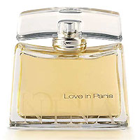 Nina Ricci Love In Paris. Парфюмированная вода, 30 мл (новая упаковка)3137370183815 Nina Ricci Love In Paris. Парфюмированная вода, 30 мл (новая упаковка)3137370183815Совершенная цветочная мелодия, романтически дрейфующая между мечтой и реальностью Love in Paris от Nina Ricci - это чувство любви с первого взгляда, связанное с обещанием важного дня. С первой ноты, это больше чем вибрация, это сверкание и радость. Пикантная нота итальянского бергамота из Калабрии придает букету остроту и свежесть, слегка смягченную естественной сладостью звездчатого аниса. Под этим источником искрящегося веселья, розы и пионы переполняют аромат счастьем и расцветают над ласковым и чувственным абрикосом, освещенным вспышкой прозрачного, лучистого жасмина и нежной фиалки. Шлейф оставленный ароматом усиливается чистым мускусным аккордом с древесными нотами и оттенком ванили, олицетворяющей вечную женственность. Love in Paris - аромат на грани мечты и реальности, аромат, дающий начало мечте любви.Верхняя нота: Бергамот из Калабрии, звездчатый анис.Средняя нота: Роза, Пион.Шлейф: Кедр, Ваниль.Головокружительный и воздушный, как сама любовь.