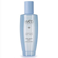 Мягкий лосьон для глаз Matis, 150 мл36544 Мягкий лосьон для глаз Matis, 150 мл36544Восхитительный снимающий раздражение, прохладный голубой лосьон убирает отеки и дает отдых коже вокруг глаз. Ультрамягкая формула защищает pH баланс. Обогащенный цветочными водами, смягчает усталые или воспаленные глаза, снимает покраснения и дарит немедленное ощущение хорошего самочувствия и свежести. Идеальное средство для оживления усталых, припухлых, воспаленных и чувствительных глаз. Эффективен после бессонной ночи, долгого пребывания на солнце или дня, проведенного перед экраном компьютера.Экстракт василька, Экстракт гамамелиса, Экстракт ромашки.Можно применять различными способами: каждый вечер как завершающая стадия удаления макияжа или в качестве компресса на 5 - 10 минут (ежедневно).