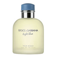 Dolce & Gabbana Light Blue Pour Homme. Туалетная вода, 125 мл0737052079080 Dolce & Gabbana Light Blue Pour Homme. Туалетная вода, 125 мл0737052079080Новый аромат искушения для мужчин, которым близок дух Средиземноморья. Дух Средиземноморья - побег из реального мира! Вас увлечет стиль Его жизни. Он живет как дыхание моря - ничем не связан, идет своим путем. Он чувственный, страстный и непосредственный. Он обладает врожденной сексуальностью. У него безупречный вкус. Он бежит от суеты жизни и наслаждается свежестью и глубиной моря… Дизайн флакона - это сочетание классики с современностью. Свежесть матового стекла, цвет крышечки и упаковки отражают неповторимую небесную лазурь. Классификация аромата: пряный фужер.Пирамида аромата · Верхние ноты: можжевельник, мандарин, бергамот, замороженный грейпфрут.· Ноты сердца: черный перец, розмарин, розовое дерево (палисандр).· Ноты шлейфа: ладан, дубовый мох.Ключевые слова: тонизирующий, искрящийся, чувственный, стильный, мужественный, жизнерадостный.
