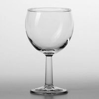 Бокалы для вина "Banquet" изготовлены из прозрачного стекла. Набор состоит из 6 бокалов, выполненных в элегантном дизайне, которые украсят любой праздничный стол.  Такой набор может стать отличным подарком к любому празднику. Диаметр бокала по верхнему краю: 6,5 см.  Высота бокала: 12 см.