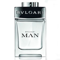Bvlgari Bvlgari Man. Туалетная вода, 30 мл97122BVL Bvlgari Bvlgari Man. Туалетная вода, 30 мл97122BVLБеспрецедентно-инновационный символ нового мужчины BVLGARI, новый аромат BVLGARI MAN - это искрящийся и чувственный аромат. Вдохновленный яркой мужской непосредственностью и естественной природной элегантностью, он демонстрирует безапелляционное торжество природной мужественности и подлинной харизмы.Верхняя нота: калабрийский бергамот, листья фиалки, белая груша.Средняя нота: белое дерево, растительная амбра, сандал.Шлейф: бензольная смола.Магнетический аккорд растительной амбры добавляет восточную чувственную глубину стихии земли с ее гармоничным бензоином и захватывающими обертонами белого меда и мускуса.Аромат для утонченных мужчин, которые нашли свой путь в жизни, но, однако, открыты ко всему новому.