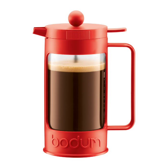 Кофейник Bodum Bean с прессом, цвет: красный, 0,35 л. 11375-29411375-294 Кофейник Bodum Bean с прессом, цвет: красный, 0,35 л. 11375-29411375-294Кофейник Bodum Bean займет достойное место на вашей кухне. Колба изготовлена из боросиликатного стекла и помещена в красочную пластиковую оправу, которая эффективно защищает стекло. Кофейник оснащен фильтром french press из нержавеющей стали. Содержимое кофейника невозможно пролить, даже если его опрокинуть, так как кофейник снабжен силиконовой прокладкой между крышкой и стеклом. Налить кофе в чашку можно, нажав рычаг на кофейнике. В комплект входит мерная ложечка из пластика.Современный дизайн полностью соответствует последним модным тенденциям в создании предметов бытовой техники. Настоящим ценителям натурального кофе широко известны основные и наиболее часто применяемые способы его приготовления: эспрессо, по-турецки, гейзерный. Однако существует принципиально иной способ, известный как french press, благодаря которому приготовление ароматного напитка стало гораздо проще. Характеристики:Материал: стекло, пластик, нержавеющая сталь. Цвет: красный. Объем: 350 мл. Высота кофейника (с учетом крышки): 16,5 см. Размер упаковки: 11,5 см х 17,7 см х 11,5 см. Производитель: Швейцария. Артикул: 11375-294.