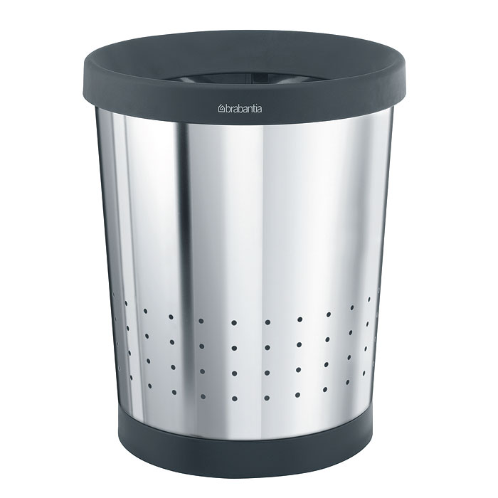 Корзина для бумаг Brabantia, цвет: стальной полированный, 11 л. 364327364327 Корзина для бумаг Brabantia, цвет: стальной полированный, 11 л. 364327364327Содержимое эстетично спрятано – практичный дизайн. Удобная фиксация мешков для мусора – съемный верхний обод. Перфорация – элегантный дизайн и дополнительная легкость. Предохранение пола от повреждений – пластиковый защитный обод. Опрятный вид – идеально подходящие по размеру мешки для мусора PerfectFit (размер С).