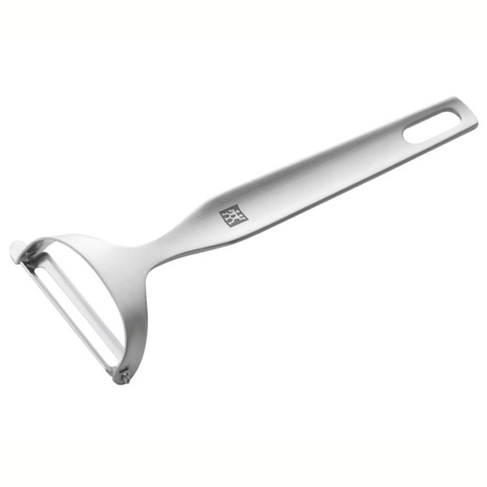 Овощечистка Zwilling Twin Prof 37801-00037801-000 Овощечистка Zwilling Twin Prof 37801-00037801-000Овощечистка Twin Prof предназначена для удобной чистки овощей и фруктов. Она изготовлена из высококачественной нержавеющей стали. Удобная рукоятка овощечистки не позволит выскользнуть ей из вашей руки. Также овощечистка имеет небольшое ушко, с помощью которого вы можете повесить ее у себя на кухне.Овощечистка Twin Prof займет достойное место среди аксессуаров на вашей кухне. Характеристики: Материал: нержавеющая сталь. Длина овощечистки: 17,5 см. Длина лезвия:4,5 см. Производитель:Германия. Изготовитель:Китай. Артикул:37801-000.Немецкая компания Zwilling J. A. Henckels была основана в 1731 году. При производстве своей продукции компания на протяжении многих лет использует инновационные технологии. В настоящее время компания Zwilling J. A. Henckels является эталоном высокого немецкого качества, долговечности и практичности, чем заслужили признание во всем мире.