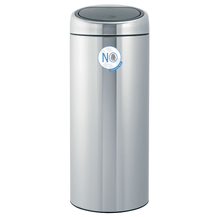 Мусорный бак Brabantia Touch Bin, 30 л378669 Мусорный бак Brabantia Touch Bin, 30 л378669Мусорный бак Brabantia Touch Bin выполнен из антикоррозийной стали с матовой защитой от отпечатков пальцев. Особенности мусорного бака Touch Bin: система закрытия brabantia -soft-touch съемная крышка из нержавеющей сталиоткрытие крышки нажатиемпластиковый защитный ободок (не царапает пол)внутренняя корзина из пластика со специальными вентиляционными отверстиями для предотвращения образования вакуума при извлечении полного пакетаметаллическая ручка на корзинеручка для переносакрышка закрывается/открывается бесшумно, плотно прилегает, предотвращая распространение запахафирменные мусорные мешки в комплекте. Характеристики: Материал:металл, пластик. Объем:30 л. Размер упаковки:75 см х 30 см х 30 см. Производитель:Бельгия. Артикул:37 86 69. Гарантия производителя: 5 лет.