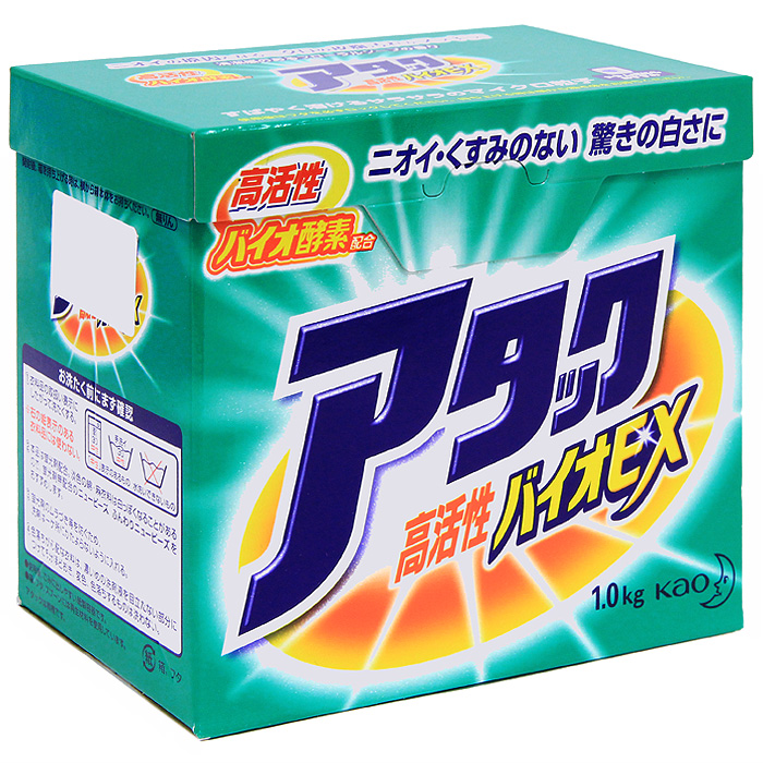 Стиральный порошок KAO Attack Bio EX, 1 кг28146 Стиральный порошок KAO Attack Bio EX, 1 кг28146Стиральный био-порошок KAO Attack Bio EX признан Международным Авторитетным Советом США по хлопку в качестве выдающегося моющего средства, удаляющего жир, загрязнения и предотвращающего пожелтение белья.Новинка! Моментально растворяется при контакте с водой! Содержит высокоактивные биологические ферменты, которые проникают в любой участок лежащего друг на друге белья. За один раз отстирывает большое количество белья, удаляя даже загрязнения и запахи с воротников и манжет! Почему состав проникает в любой уголок даже у большого количества белья? Это потому, что высокоэффективные биологические ферменты, моментально работая даже в гуще лежащего друг на друге белья, проявляют свой эффект. Они эффективно удаляют даже глубокие загрязнения и запахи с манжет, воротников и носков. В данном порошке усилен компонент предотвращения перемещения загрязнений. Это помогает делать белье белым и не допускать удаленной грязи вновь задерживаться на ткани. Почему состав легко растворяется даже при большом количестве белья? Воздух, заключенный в микрогранулах при прикосновении их с водой, выходит наружу, поэтому гранулы моментально растворяются. В результате этого концентрированная моющая сила средства легко проникает во все уголки белья. Теперь с нежным ароматом цветов и зелени. Также рекомендовано для стиральной машины барабанного типа. Не содержит фосфора. Содержит флуоресцентный отбеливатель. Как хорошо, что корзина для белья опустеет быстро!Вес: 1 кг.