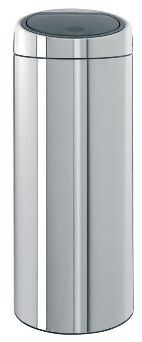 Бак мусорный Brabantia Touch Bin, цвет: стальной, 30 л287367 Бак мусорный Brabantia Touch Bin, цвет: стальной, 30 л287367Стильный Touch Bin на 30 литров – непременный атрибут каждой гостиной или кухни. Порадуйте себя и удивите гостей! Бесшумное открывание/закрывание крышки легким касанием – система «soft touch». Удобная смена мешков для мусора – съемный блок крышки из нержавеющей стали. Удобная очистка – съемное внутреннее ведро из пластика с вентиляционными отверстиями, предотвращающими образование вакуума при вынимании полного мусорного мешка. Легкое перемещение с места на место – прочная ручка для переноски. Предохранение пола от повреждений – пластиковый защитный обод. Бак изготовлен из коррозионно-стойких материалов – долговечность и удобство в очистке. Всегда опрятный вид – идеально подходящие по размеру мешки для мусора со стягивающей лентой (размер G). 10-летняя гарантия Brabantia.