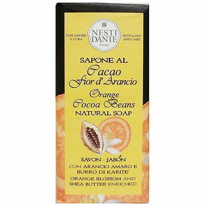 Мыло Nesti Dante Sapone Al Cacao. Апельсин и масло Ши, 200 г1770116 Мыло Nesti Dante Sapone Al Cacao. Апельсин и масло Ши, 200 г1770116Натуральное растительное мыло Nesti Dante Sapone Al Cacao. Апельсин и масло Ши изготовлено по старинным рецептам и по традиционной котловой технологии, в составе мыла только натуральные оливковое и пальмовое масло высочайшего качества, для ароматизации использованы органические эфирные масла. Ежедневный ритуал красоты, любви и заботы не только для тела, но и для души. Мыло, обогащенное какао бобами и маслом дерева Ши и оформленное в виде плитки шоколада, ублажит ваши чувства ароматическим и водным массажем.Изысканная флорентийская бумага, в которую завернуто мыло, расписана акварелью, на каждом кусочке мыла выгравирована надпись With Love And Care (С любовю и заботой). Характеристики:Вес: 200 г. Производитель: Италия. Товар сертифицирован. Nesti Dante - одна из немногих итальянских мыловаренных фабрик, которая продолжает использовать в производстве только натуральные ингредиенты и кустарный способ производства. Тщательный выбор каждого ингредиента в отдельности позволяет использовать ценное сырье, такое как цельные нейтральные растительные и животные жиры и эти качественные материалы позволяют получать более обогащенное и более мягкое мыло благодаря присутствию фракции глицерида в жирах.