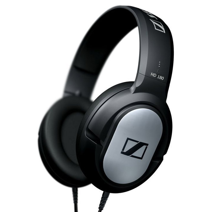 Sennheiser HD 180 наушники15119059 Sennheiser HD 180 наушники15119059Sennheiser HD 180 – прочные, закрытые наушники с амбушюрами circum-aural, которые не только обеспечивают мощный, насыщенный низкими частотами звук, но и предлагают высокую степень защиты от окружающего шума. Длина дужки наушников регулируется, как и угол положения чашечек. Провода подведены с обеих сторон, что является неоспоримым плюсом в плане сбалансированности устройства. Благодаря мягкой внутренней накладке на дужку, довольно крупным чашечкам и малому весу, данные наушники очень удобные и не вызывают усталости даже при длительном использовании. Модель HD 180 способна создать достаточно сильный эффект вакуума, полностью ограждая слушателя от внешних шумов.