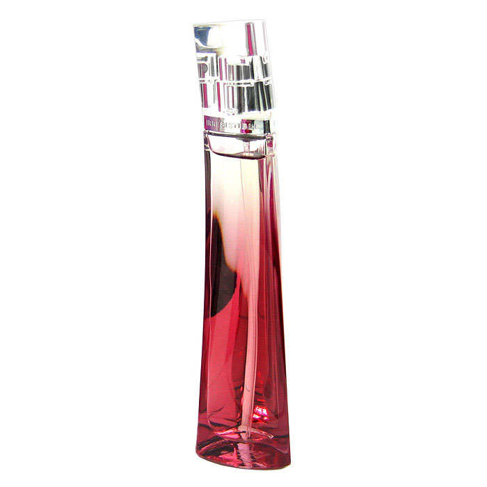Givenchy Туалетная вода Very Irresistible, женская, 50 млP035235 Givenchy Туалетная вода Very Irresistible, женская, 50 млP035235Для композиции Givenchy Very Irresistible были использованы пять сортов роз, основой аромата стали лепестки. Наиболее ценная в парфюмерии часть, лепестки собираются между 6:30 и 11 часами утра, причем опытный сборщик в день может собрать 30-40 килограммов, из которых впоследствии парфюмеры получат лишь 200 граммов розовой эссенции. Лив Тайлер, голливудская дива, представляющая эти духи, рассказала, что она обязательно кладет несколько лепестков из упаковки этого лимитированного выпуска в свою сумочку, в ящик с бельем и между складками шелковых шарфиков.Классификация аромата: цветочный.Верхние ноты: вербена, анис.Ноты сердца: пион, роза.Ноты шлейфа: роза.Ключевые словаВолнующий, женственный, нежный, соблазнительный! Характеристики:Объем: 50 мл. Производитель: Франция. Туалетная вода - один из самых популярных видов парфюмерной продукции. Туалетная вода содержит 4-10%парфюмерного экстракта. Главные достоинства данного типа продукции заключаются в доступной цене, разнообразии форматов (как правило, 30, 50, 75, 100 мл), удобстве использования (чаще всего - спрей). Идеальна для дневного использования. Товар сертифицирован.