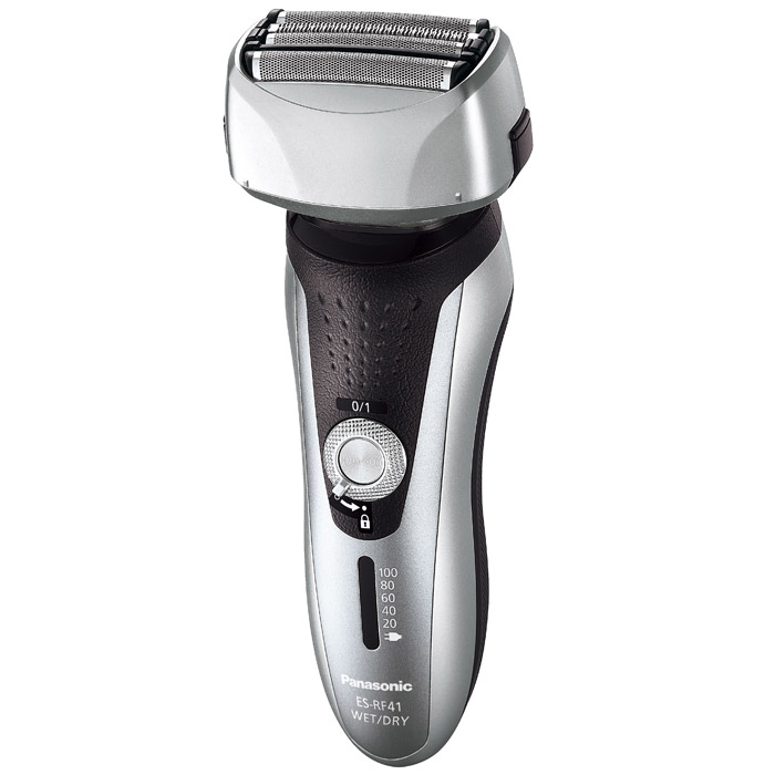 Panasonic ES-RF41S520ES-RF41-S520 Panasonic ES-RF41S520ES-RF41-S520Panasonic ES-RF41-S520 - это электробритва с дугообразной бреющей сеткой, которая гарантирует плотное прилегание лезвия даже в ямочке на подбородке, обеспечивая чистое бритье. Инновационная технология заточки лезвий Nano-Edge позволила уменьшить кромку лезвия до 0,5 микрон, что снизило сопротивление волоса при бритье. Заточка с углом 30 градусов и сверхтонкая кромка лезвия позволяют срезать волос легче и у самого корня.Электробритва оснащена плавающей бреющей головкой, которая точно повторяет любые контуры лица, что делает процесс бритья простым и комфортным.