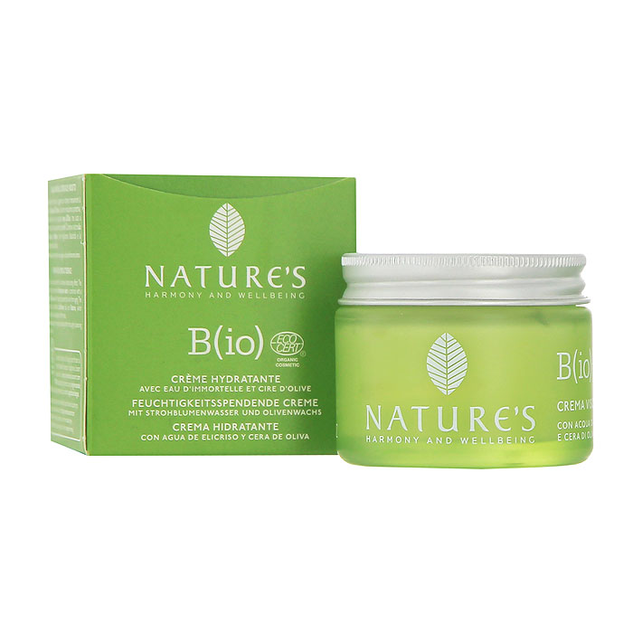 Natures Увлажняющий крем для лица Bio, 50 мл60180201 Natures Увлажняющий крем для лица Bio, 50 мл60180201Увлажняющий крем для лица Natures Bio идеально подходит для чувствительной и нежной кожи. Помогает восстановить гидролипидный баланс поверхности и физиологический рН.Регулярное применение обеспечивает глубокое увлажнение и защиту от внешних воздействий. Быстро впитывается. Активный ингредиент для всей линии ухода БИО:Однокомпонентная вода Бессмертника, полученная из золотисто-желтых цветов Бессмертника (Helichrysum), который произрастает в заповедных районах, обладает успокаивающим и защитным свойствами. Используется для предупреждения преждевременного старения кожи и придает ей ощущение обновленности.Специальные активные ингредиенты в продукте:Оливковый Воск - содержит флавоноиды, сквален и полифенолы, увлажняет и смягчает кожу;Бетаин (из свеклы): защита клеток от повреждения, стимулирование их обновления для придания коже свежего и ухоженного вида;Экстракт Ромашки успокаивает и смягчает.Продукт органического земледелия. Имеет ЭКО Сертификат (ECOCERT). Характеристики:Объем: 50 мл. Производитель: Италия. Артикул:60180201. Товар сертифицирован.
