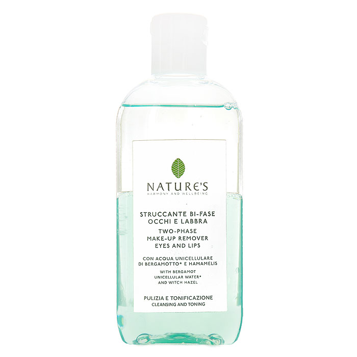 Natures Двухфазное средство для снятия макияжа для глаз и губ, 125 мл60200102 Natures Двухфазное средство для снятия макияжа для глаз и губ, 125 мл60200102Двухфазное средство для снятия макияжа Natures - ультра мягкое средство для деликатного и эффективного удаления макияжа с глаз и губ на основе двухфазной формулы. Легко удаляет даже водостойкий макияж, не раздражая нежную кожу. Идеально подходит для чувствительных глаз. Прозрачная фаза обогащается тонкими маслами и эффективно снимает макияж без остатка. Голубая фаза - очень нежный лосьон, оставляет ощущение чистоты и свежести. Подходит для пользователей контактными линзами.Основной активный ингредиент:Однокомпонентная органическая вода из Бергамота - очищает, освежает, улучшает тонус, содержит АНА (альфа гидроксильные кислоты), улучшающие клеточный обмен. Разновидностей этого растения существует немало, но наиболее ценные сорта выращивают в заповедных природоохранных рощах, расположенных между побережьем и горами Калабрии. Бергамотовую Воду получают путем холодного отжима свежих плодов, сохраняя жизненно важные клетки растения, микроэлементы, витамины и эфирные масла.Специальные активные ингредиенты в продукте:Дистиллированная вода Гамамелиса - успокаивает, освежает, придает бархатистость.Оливковое масло - смягчает и успокаивает.Гидролизованный Соевый белок и белок Зародышей Пшеницы - защищают и реструктуризируют, поддерживают здоровье ресниц. Характеристики:Объем: 125 мл. Производитель: Италия. Артикул:60200102. Товар сертифицирован.