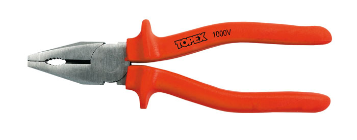 Плоскогубцы Topex 180 мм, до 1000 В32D511 Плоскогубцы Topex 180 мм, до 1000 В32D511Плоскогубцы Торех изготовлены из инструментальной стали. Они предназначены для захвата, зажима и удержания мелких деталей.Имеют эргономичные ручки. Выдерживают напряжение до 1000 вольт. Характеристики: Материал:хром-ванадиевая сталь, пластик. Общая длина:19 см. Размер плоскогубцев: 19 см х 6,5 см х 3 см. Размер упаковки: 24 см х 6,5 см х 3 см.