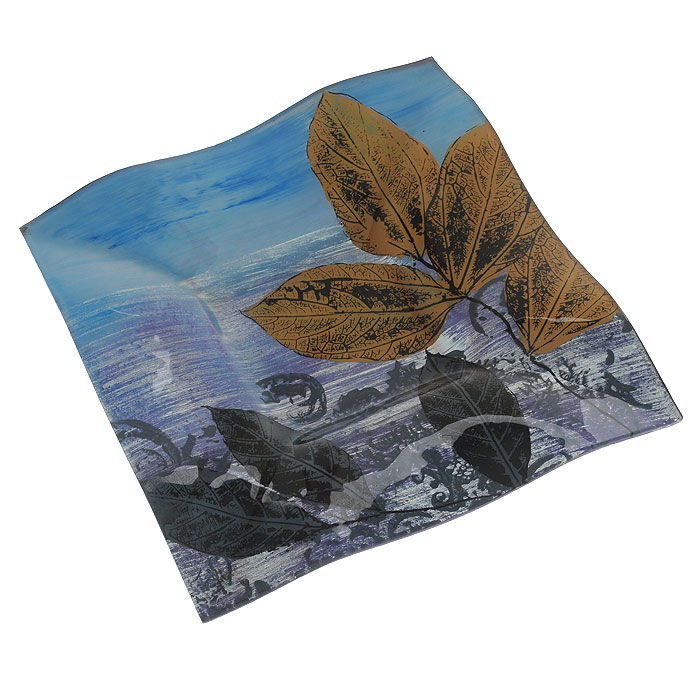 Блюдо Lillo Glass Листья, 25,5 х 25,5 х 2,5 см4601137103822 Блюдо Lillo Glass Листья, 25,5 х 25,5 х 2,5 см4601137103822Блюдо Lillo Glass Листья изготовлено из стекла квадратной формы. Такое блюдо сочетает в себе изысканный дизайн с максимальной функциональностью. Красочность оформления придется по вкусу тем, кто предпочитает утонченность и изящность.Блюдо Lillo Glass Листья украсит сервировку вашего стола и подчеркнет прекрасный вкус хозяина, а также станет отличным подарком. Характеристики:Материал: стекло. Размер блюда:25,5 см х 25,5 см х 2,5 см. Размер упаковки: 26 см х 26 см х 3 см. Артикул: 4601137103822.