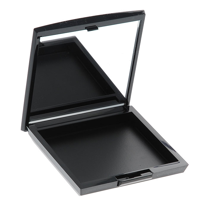 Artdeco Футляр для теней и румян Beauty Box Quadrat. 51305130 Artdeco Футляр для теней и румян Beauty Box Quadrat. 51305130Магнитный футляр Artdeco Beauty Box Quadrat обладает оригинальной системой косметической мозаики. Создайте свою собственную палитру для макияжа! Магнитная основа футляра позволяет очень легко без специального инструмента менять и комбинировать по-новому блоки теней и румян. В этом футляре вы можете хранить 6 оттенков теней или комбинировать 3 оттенка теней и 1 оттенок румян. Футляр имеет большое удобное зеркало, есть место для аппликатора. Характеристики:Вес: 50 г. Размер футляра: 8,2 см х 8,2 см х 1,5 см. Размер упаковки: 8,5 см х 8,5 см х 1,5 см. Артикул: 5130. Производитель: Германия. Товар сертифицирован.