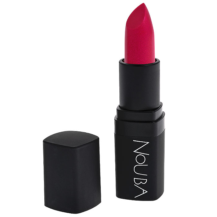 Nouba Помада для губ Plumping Gloss Stick, увеличивающая объем, тон №411, 4 млN38411 Nouba Помада для губ Plumping Gloss Stick, увеличивающая объем, тон №411, 4 млN38411Кремовая увлажняющая помада для губ Nouba Plumping Gloss Stick с эффектом влажных губ создает чувственные, притягательные образы. В ее составе воски, олигопептиды, гиалуроновая кислота и касторовое масло, надежно защищающие и ухаживающие за нежной кожей губ. Для создания эффекта чувственных пухлых губ. Характеристики:Объем: 4 мл. Тон: №411. Производитель: Италия. Артикул: N38411. Товар сертифицирован.