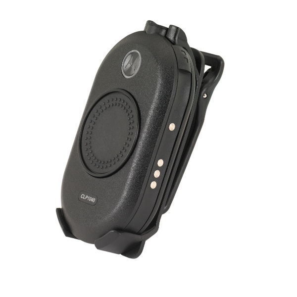 Motorola CLP446 радиостанцияCLP446 Motorola CLP446 радиостанцияCLP446Motorola CLP446 сочетает комфорт, надежность и простоту в стильном корпусе. Предназначена для розничной торговли и гостиничного рынка, CLP446 работает на 8 каналах с возможностью выбора из 219 кодов для повышения конфиденциальности и уменьшения помех. Устройство размером с ладонь меняет представление о традиционной двусторонней радиостанции, предлагая только самые необходимые элементы. Встроенная антенна обеспечивает стильную форму. Большая центровая кнопка «push-to-talk» обеспечивает легкость управления CLP, тогда как множество аксессуаров предлагают различные варианты ношения. Радиостанция разработана с заботой о пользователе, что помогает Вам легко и естественно общаться в своей бизнес-среде.