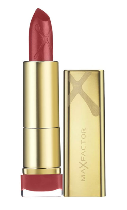 Max Factor Помада для губ Colour Elixir, тон №36 (Pearl Maron), 3,5 г81279056 Max Factor Помада для губ Colour Elixir, тон №36 (Pearl Maron), 3,5 г81279056Великолепный цвет в одно мгновение, более гладкие, мягкие губы по сравнению с ненакрашенными губами - такой эффект помады от Max Factor Colour Elixir сохраняется в течение длительного времени. Роскошный и великолепный цвет на гладких, красивых губах! Формула Elixir на 60 % состоит из смягчающих кожу компонентов, восстановителей и антиоксидантов, включая витамин E, зрительно преображает губы и делает их мягче всего за 7 дней. После нанесения Colour Elixir помада активно увлажняет и смягчает губы.На 60 % состоит из смягчающих компонентов, восстановителей и антиоксидантов, включая витамин E. Дерматологически тестировано.Нанеси помаду на кисточку для помады. Накрась с помощью кисточки губы. Промокни губы салфеткой и нанеси еще один слой. Чтобы помада держалась на губах дольше, нанеси между слоями полупрозрачную пудру.