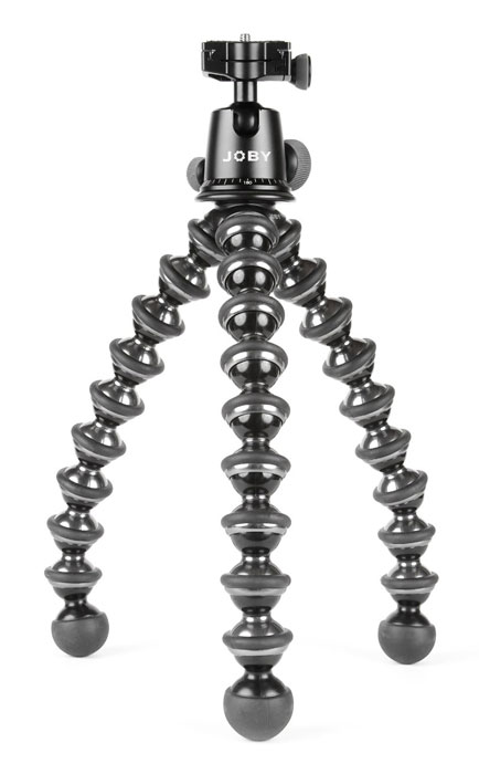Joby Gorillapod Focus Ballhead X штатив с головкойJB00158-CEN Joby Gorillapod Focus Ballhead X штатив с головкойJB00158-CENСоздан специально для профессиональных фотографов и видеографов. Gorillapod Focus обеспечит устойчивость камере и позволит ее закрепить на любой поверхности. Штативная головка Ballhead X выдержит SLR камеру с надетым телеобъективом или видеокамеру. Гибкие шарнирные соединения сохраняют прочность и надежность при многократном использовании.Кольцевой замок Gorillapod надежно закрепит ваш фотоаппарат на штативе.Съемная шаровая головка, позволяет вращать камеру на 360° и выбрать для работы нужное положение, не меняя ориентации штатива в пространстве.Переходной винт позволит одновременно установить на штатив как стандартный фотоаппарат с гнездом на 1/4, так и профессиональную головку штатива на 3/8”.