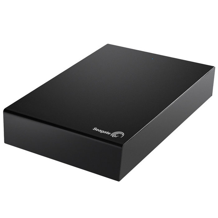 Seagate Expansion Desk 2TB USB3.0, Black (STBV2000200) внешний жесткий дискSTBV2000200 Seagate Expansion Desk 2TB USB3.0, Black (STBV2000200) внешний жесткий дискSTBV2000200Внешний жесткий диск Seagate Expansion Desk - это легкое в использовании решение для случаев, когда нужно мгновенно добавить пространство для хранения данных на компьютере.Внешний жесткий диск Expansion Desk легко устанавливается - достаточно подключить два шнура. К сохранению цифровых файлов на жестком диске можно приступать через несколько секунд после его извлечения из коробки. Встроенные средства управления питанием автоматически гарантируют энергосбережение во время работы.Цифровые фотографии, файлы видеозаписей и музыки могут исчерпать ресурсы системы хранения данных на компьютере и снизить его производительность, когда заполнится емкость внутреннего жесткого диска. Внешний жесткий диск Seagate Expansion Desk помогает исправить такую ситуацию, способствуя освобождению емкости для хранения на жестком диске компьютера.Воспользуйтесь преимуществами быстрой передачи данных с интерфейсом USB 3.0, выполнив подключение через порт SuperSpeed USB 3.0. Интерфейс USB 3.0 обратно совместим с интерфейсом USB 2.0, что обеспечивает совместимость систем.