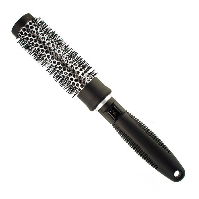 Milen Classik Расческа круглая. 342-9515342-9515 Milen Classik Расческа круглая. 342-9515342-9515Круглая расческа Milen Classik для укладки волос изготовлена из экологически чистых материалов, имеет устойчивый антистатический эффект. Ручка дополнена антискользящим покрытием. Благодаря продуманному дизайну расческа очень удобна в использовании. Характеристики:Материал: термостойкая пластмасса, металл, нейлон. Длина расчески: 24,5 см. Длина зубцов: 0,7 см. Общий диаметр расчески: 4 см. Производитель: Германия. Артикул:342-9515. Товар сертифицирован.