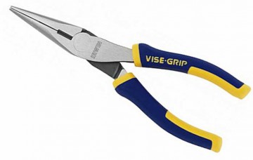 Плоскогубцы с удлиненными губками Irwin Vise-Grip, 15 см10505503 Плоскогубцы с удлиненными губками Irwin Vise-Grip, 15 см10505503Плоскогубцы с удлиненными губками Bahco предназначены для захвата и удержания различных заготовок при выполнении монтажных работ. Плоскогубцы имеют удлиненные губки, что позволяет использовать их в труднодоступных местах. Насечки на губках гарантируют прочный захват без проскальзывания. Инструмент очень удобен в использовании благодаря эргономичным рукояткам, выполненным из жесткого полипропилена с накладками из термопластмассы. Характеристики: Материал:сталь, пластик, резина. Размер ручки:8,5 см х 5,5 см х 2 см. Размер плоскогубцев: 15 см х 5,5 см х 2 см. Размер упаковки: 21 см х 6,5 см х 2 см.