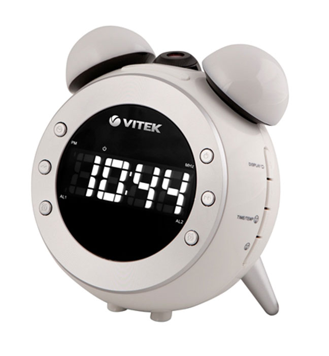 Vitek VT-3525, White радиочасыVT-3525(W) Vitek VT-3525, White радиочасыVT-3525(W)VITEK VT-3525 - настольные часы с радио, которые всегда разбудят вас в нужное время под звуки любимой радиостанции или установленного сигнала. Они оснащены LCD-дисплеем и будильником с функцией повтора. Есть отображение комнатной температуры и даты на дисплее, а также поворот проектора на 180 градусов. Данные часы будут хорошим подарком родным и близким.sleep таймерРегулировка звука0.8 LED дисплейЦифровой FM тюнер2 будильникаСветовые индикаторы