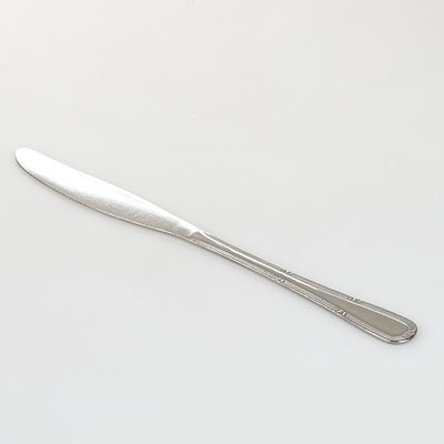 Столовый нож Regent Inox "Grappa" выполнен из высококачественной нержавеющей стали с зеркальной полировкой. В комплекте - 3 ножа. Лезвия ножей - зубчатые.Такие столовые ножи прекрасно украсят ваш праздничный стол и порадуют своим простым, но элегантным дизайном. Характеристики:Материал: нержавеющая сталь 18/10. Комплектация: 3 шт. Общая длина ножа: 20,5 см. Длина лезвия: 9,5 см. Артикул: 93-CU-GR-01.3.