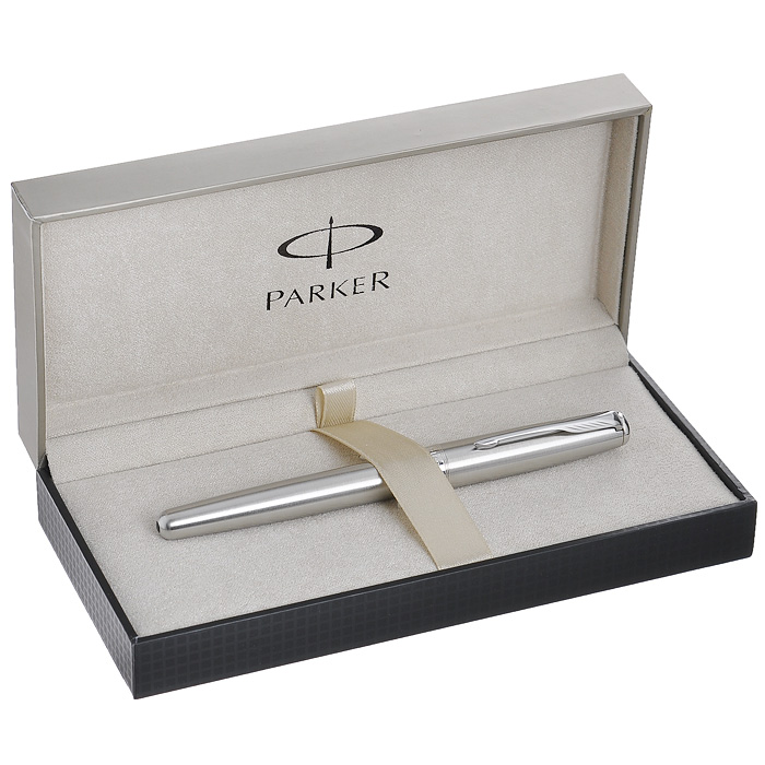 Ручка перьевая Parker Sonnet Stainless Steel CT, цвет: стальнойS0809210 Ручка перьевая Parker Sonnet Stainless Steel CT, цвет: стальнойS0809210Ручка Parker Sonnet Stainless Steel CT с открытым пером, состоит из корпуса, поршневого конвертора и металлического раздвоенного пера. Корпус ручки выполнен из нержавеющей стали. Детали корпуса имеют никеле-палладиевое покрытие. На кольце колпачка гравировка Parker.Перо выполнено из нержавеющей стали с никеле-палладиевым покрытием и оригинальной гравировкой.Ручка оснащена поршневым конвертором Standart, снабжена двухканальной системой подачи и сбора чернил. Также возможно использование стандартного чернильного картриджа (входит в комплект). Картридж запаян полиэтиленовой крышкой.Ручка упакована в фирменный футляр с логотипом компании Parker. В футляре предусмотрено дополнительное отделение, в котором расположен международный гарантийный талон и картридж с чернилами.Эксклюзивная перьевая ручка Parker Sonnet Stainless Steel CT подчеркнет стиль и элегантность ее владельца и станет превосходным подарком ценителю изящества роскоши.Ручка - это не просто пишущий инструмент, это - часть имиджа, наглядно демонстрирующая статус, характер и образ жизни ее владельца. Характеристики: Материал корпуса: нержавеющая сталь. Отделка корпуса: никеле-палладиевое покрытие. Цвет корпуса: стальной. Материал пера: нержавеющая сталь. Отделка пера: никеле-палладиевое покрытие. Длина ручки без колпачка: 12,3 см. Длина ручки с колпачком: 13,1 см. Диаметр ручки: 1,1 см. Длина поршневого конвертора: 7,5 см. Объем картриджа: 1,7 мл. Длина картриджа: 7,5 см. Максимальный диаметр картриджа: 0,7 см. Посадочные диаметры картриджа (наружный/внутренний): 0,55/0,35 см. Линия письма: тонкая (F). Цвет чернил: черный. Размер футляра: 17,5 см x 8 см x 3,5 см. Гарантия производителя: 2 года. Производитель: Франция. Артикул: S0809210. Марка Parker гарантирует полную уверенность в превосходном качестве товара. Ручка Parker будет не только долго служить, но и неизменно радовать удобством и легкостью письма, надежностью в эксплуатации и прекрасным эстетическим исполнением. Удивительное разнообразие моделей, а также великолепие и надежность отделки поверхностей позволяют удовлетворить даже самые взыскательные вкусы, обеспечивая при этом безукоризненность исполнения самых разных задач в процессе письма и соответствие различным стилям письма.