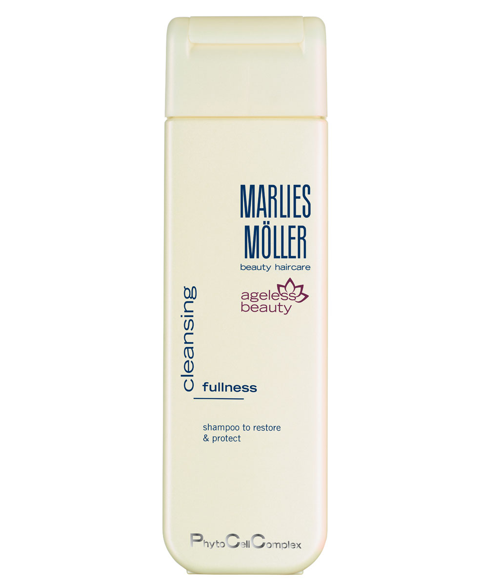 Marlies Moller Шампунь Ageless Beauty, для восстановления роста и защиты волос, 200 мл104212MMs Marlies Moller Шампунь Ageless Beauty, для восстановления роста и защиты волос, 200 мл104212MMsМягкий шампунь без силиконов рекомендуется для истонченных волос. Не только тщательно очищает волосы, но активизирует корни волос, усиливает процессы регенерации и роста здоровых волос. Специальные полимеры придают волосам объем. Шампунь защищает волосы от УФ-лучей и от вредного воздействия окружающей среды. Интенсивно увлажняет. Премиальный уход с профессиональным эффектом. Высокая концентрация активных компонентов.В зависимости от длины волос возьмите небольшое количество шампуня (размером с 1-2 лесных ореха) и вспеньте его в ладонях. Легкими круговыми массажными движениями нанесите шампунь, расположив одну руку спереди, другую - на затылке. Повторите массажные движения столько раз, сколько Вам нравится. Тщательно ополосните голову.