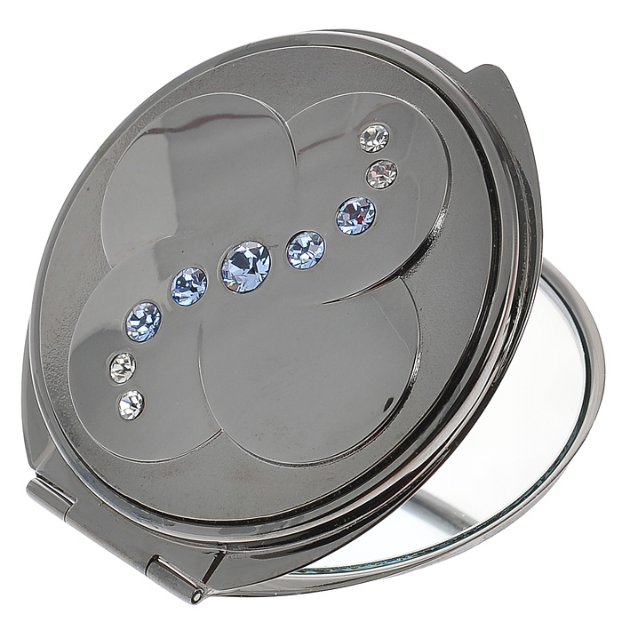 Зеркало двухстороннее Jardin DEte. 98-097698-0976 Зеркало двухстороннее Jardin DEte. 98-097698-0976Компактное двухстороннее зеркало Jardin DEte станет незаменимым аксессуаром в сумочке любой модницы. В круглом стальном корпусе с покрытием из хрома внутри находятся два зеркальца: обычное и увеличивающее. Корпус оформлен рельефным изображением цветка, украшенного голубыми и белыми стразами. Такое зеркальце станет отличным подарком представительнице прекрасного пола и подчеркнет ее неповторимый стиль. Зеркало упаковано в подарочную коробку розового цвета. В комплекте - текстильный мешочек на завязках для хранения. Характеристики:Материал: сталь, хром, стекло. Диаметр зеркала: 5,5 см. Размер упаковки: 11 см х 12,5 см х 3 см. Изготовитель: Китай.Артикул: 98-0976.