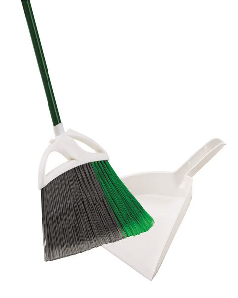 Щетка угловая Libman, большая, с совком. 0021214850201 Щетка угловая Libman, большая, с совком. 0021214850201Щетка Libman выполнена из пластика и металла. Длинный прочный и гибкий ворс, расщепленный на концах, скошен на угол для выметания мусора из труднодоступных мест. Щетка аккуратно очищает поверхность, устойчива к истиранию и давящей нагрузке при чистке. Металлическая ручка щетки снабжена отверстием на конце, благодаря которому щетку можно подвесить в удобном для вас месте. В комплекте прилагается пластиковый совок.Эргономичная, современная, удобная, щетка Libman сделает уборку эффективнее и приятнее. Характеристики:Материал: пластик, металл, полиамид. Цвет: белый, зеленый. Ширина рабочего полотна щетки: 36 см. Длина щетины: 15 см. Длина черенка щетки: 112 см. Размер совка с учетом ручки (Д х Ш х В): 38 см х 34 см х 5 см. Изготовитель: США. Артикул: 00212.Компания Libman основана в 1896 году выходцем из Латвии Вильемом Либманом, задавшимся целью создавать высококачественные и долговечные изделия для уборки - веники, из сельскохозяйственных отходов и стеблей сорго. Унаследовавшие бизнес, сыновья Вильяма Либмана, не только сохранили компанию во время Великой депрессии, но укрепили и расширили ее. В 1980 году были введены новейшие технологии, позволившие компании стать одной из крупнейших в США по производству уборочного инвентаря.На сегодняшний день Libman - это компания с мировым именем, благодаря высокому качеству и разнообразию уборочного инвентаря, признана потребителями всего мира.