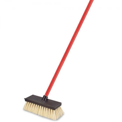 Щетка-скрабер Libman для химической чистки. 0054812450 Щетка-скрабер Libman для химической чистки. 0054812450Щетка-скрабер Libman с натуральной щетиной выполнена из пластика и металла. Щетка предназначена для чистки ковров и ковровых покрытий при помощи средств бытовой химии. Она деликатно очищает поверхность, устойчива к истиранию и давящей нагрузке при чистке. Ручка щетки снабжена отверстием на конце, благодаря которому щетку можно подвесить в удобном для вас месте.Эргономичная, современная, удобная, щетка-скрабер сделает уборку эффективнее и приятнее. Характеристики:Материал: пластик, металл, натуральная щетина. Цвет: черный, красный. Ширина рабочей части щетки: 21 см. Длина щетины: 3,5 см. Длина черенка щетки: 120 см. Изготовитель: США. Артикул: 00548.Компания Libman основана в 1896 году выходцем из Латвии Вильемом Либманом, задавшимся целью создавать высококачественные и долговечные изделия для уборки - веники, из сельскохозяйственных отходов и стеблей сорго. Унаследовавшие бизнес, сыновья Вильяма Либмана, не только сохранили компанию во время Великой депрессии, но укрепили и расширили ее. В 1980 году были введены новейшие технологии, позволившие компании стать одной из крупнейших в США по производству уборочного инвентаря.На сегодняшний день Libman - это компания с мировым именем, благодаря высокому качеству и разнообразию уборочного инвентаря, признана потребителями всего мира.