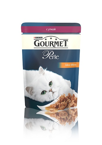 Консервы для кошек Gourmet Perle, мини-филе с уткой, 85 г12222486 Консервы для кошек Gourmet Perle, мини-филе с уткой, 85 г12222486Ваша кошка - настоящий гурман, и порой ей сложно угодить. Корм Gourmet Perle - это изысканное угощение с превосходным вкусом, которым ваша кошка будет наслаждаться каждый день. Ваш гурман оценит нежнейшие кусочки с мясом или рыбой, приготовленные в аппетитном соусе.Корм Gourmet Perle - изысканное угощение на каждый день.Рекомендации по кормлению: Суточная норма: 3-4 пакетика в день для взрослой кошки (средний вес 4 кг), в два приема.Данная суточная норма рассчитана для умеренно активных взрослых кошек, живущих в условиях нормальной температуры окружающей среды. В зависимости от индивидуальных потребностей кошки норма кормления может быть скорректирована для поддержания нормального веса вашей кошки.Подавайте корм комнатной температуры. Следите, чтобы у вашей кошки всегда была чистая, свежая питьевая вода.Условия хранения: Закрытый пакетик хранить в сухом прохладном месте. После открытия продукт хранить в холодильнике максимум 24 часа.Состав: мясо и продукты переработки мяса (в том числе утки 4%), экстракт растительного белка, рыба и продукты переработки рыбы, минеральные вещества, сахара, витамины, красители.Добавленные вещества: МЕ/кг: витамин A: 800; витамин D3: 120; витамин Е: 18; мг/кг: железо: 9; йод: 0,2; медь: 0,8; марганец: 1,8; цинк: 15.Гарантируемые показатели: влажность 79,0%, белок 14,0%, жир 2,5%, сырая зола 2,2%, сырая клетчатка 0,5%.Вес: 85 г.Товар сертифицирован.