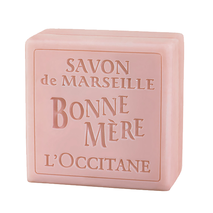 LOccitane Мыло туалетное Bonne Mere. Роза, 100 г244784 LOccitane Мыло туалетное Bonne Mere. Роза, 100 г244784Мыло LOccitane Bonne Mere. Роза для тела и рук изготовлено на натуральной растительной основе с соблюдением древнейших марсельских традиций. Добавление минеральных пигментов деликатно окрашивает мыло в нежные цвета. Характеристики: Вес: 100 г. Артикул:244784. Производитель: Франция. Loccitane (Л окситан) - натуральная косметика с юга Франции, основатель которой Оливье Боссан. Название Loccitane происходит от названия старинной провинции - Окситании. Это также подчеркивает идею кампании - сочетании традиций и компонентов из Средиземноморья в средствах по уходу за кожей и для дома. LOccitane использует для производства косметических средств натуральные продукты: лаванду, оливки, тростниковый сахар, мед, миндаль, экстракты винограда и белого чая, эфирные масла розы, апельсина, морская соль также идет в дело. Специалисты компании с особой тщательностью отбирают сырье. Учитывается множество факторов, от места и условий выращивания сырья до времени и технологии сборки. Товар сертифицирован.