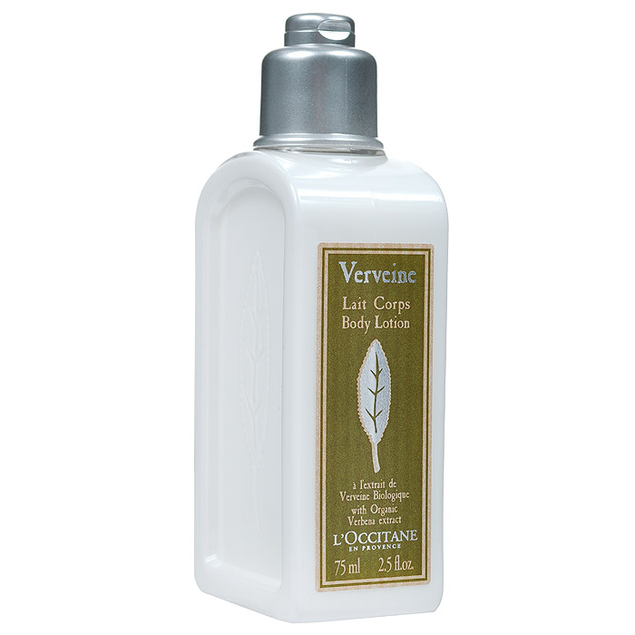 LOccitane Молочко для тела Вербена, увлажняющее, 75 мл369777 LOccitane Молочко для тела Вербена, увлажняющее, 75 мл369777Молочко для тела LOccitane Вербена, обогащенное органическим экстрактом вербены и маслом виноградных косточек, увлажняет и питает кожу, придавая ей приятный и свежий аромат.Благодаря универсальному цитрусовому аромату, молочко подходит как женщинам, так и мужчинам. Легкое молочко быстро впитывается и мгновенно устраняет сухость кожи. Характеристики: Объем: 75 мл. Производитель:Франция. Артикул: 264058. Loccitane (Л окситан) - натуральная косметика с юга Франции, основатель которой Оливье Боссан. Название Loccitane происходит от названия старинной провинции - Окситании. Это также подчеркивает идею кампании - сочетании традиций и компонентов из Средиземноморья в средствах по уходу за кожей и для дома. LOccitane использует для производства косметических средств натуральные продукты: лаванду, оливки, тростниковый сахар, мед, миндаль, экстракты винограда и белого чая, эфирные масла розы, апельсина, морская соль также идет в дело. Специалисты компании с особой тщательностью отбирают сырье. Учитывается множество факторов, от места и условий выращивания сырья до времени и технологии сборки. Товар сертифицирован.