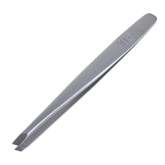 Zwilling Пинцет для бровей Twinox Redesign, наклонный. 78146-10178146-101 Zwilling Пинцет для бровей Twinox Redesign, наклонный. 78146-10178146-101Пинцет для бровей Zwilling Twinox Redesign предназначен для удаления маленьких волосков. Изготовлен из высококачественной нержавеющей стали. Уход: Инструмент предохранять от падения на пол. Использовать только по назначению! Не рекомендуется хранить во влажных помещениях. Хранить в недоступном для детей месте. Характеристики: Материал: нержавеющая сталь. Длина пинцета: 9 см. Размер упаковки (ДШВ): 14,5 см х 4,5 см х 1,5 см. Производитель: Германия. Артикул:78146-101. Товар сертифицирован.