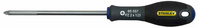 Отвертка крестовая Stanley FatMax, PZ2 х 120 мм1-65-337 Отвертка крестовая Stanley FatMax, PZ2 х 120 мм1-65-337Отвертка крестовая Stanley FatMax предназначена для монтажа/демонтажа резьбовых соединений с применением значительных усилий.Особенности:Стержень изготовлен из хромованадиевой стали для высокой прочности и уменьшения вероятности сколов;Рукоятка отлита поверх стержня, что образует практически неразрушимое соединение деталей;Большая удобная рукоятка обеспечивает большой момент и максимальный комфорт при работе;Сужение рукоятки обеспечивает более высокий уровень контроля отвертки, когда требуется повышенная скорость и точность прикладываемого момента;Дробеструйная обработка помогает защитить жало от коррозии и прикладывать бoльший момент;Гладкий куполовидный край рукоятки обеспечивает высокую скорость и комфорт при работе;Цветовая маркировка рукоятки помогает правильно идентифицировать тип отвертки под соответствующий шлиц. Характеристики: Материал: пластик, металл. Длина жала: 12 см. Длина ручки: 10 см. Размеры упаковки: 22 см х 3 см х 3 см.