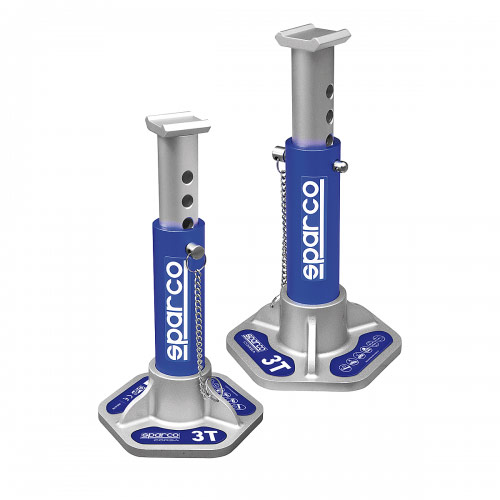 Набор страховочных опор Sparco SPC/JS-03 AL, 2 шт.SPC/JS-03 AL Набор страховочных опор Sparco SPC/JS-03 AL, 2 шт.SPC/JS-03 ALНабор Sparco состоит из двух страховочных опор, каждая из которых выдерживает груз массой до 3 т. Минимальная высота опор составляет 272 мм, максимальная - 397 мм. Основа изделий выполнена в шестиугольной форме, что обеспечивает их устойчивость под нагрузкой. Для надежной и безопасной фиксации груза на высоте опоры оснащены прочным штыревым замком и широким седлом с загнутыми краями. За счет использования алюминия в качестве материала, опоры отличаются небольшим весом и стойкостью к коррозии. Простая и прочная конструкция изделий позволяет использовать их в любых условиях. Однако устанавливать опоры следует только на ровную и твердую поверхность. Характеристики: Материал: алюминий. Комплектация: 2 шт. Цвет: синий, серебристый. Грузоподъемность: 3 т. Максимальная высота: 39,7 см. Минимальная высота: 27,2 см. Размер упаковки: 20 см х 30 см х 20 см. Артикул: SPC/JS-03 AL.