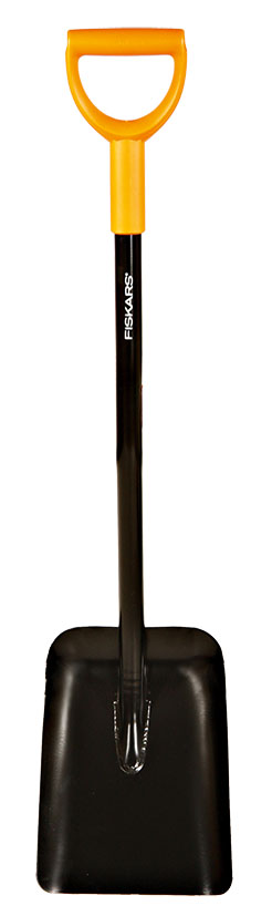 Лопата совковая укороченная Fiskars, 0,82 м132622 Лопата совковая укороченная Fiskars, 0,82 м132622В ассортименте сварных лопат появились две новинки - лопаты серии ЭргоМобайл: штыковая и совковая. Заточенное лезвие лопаты позволяет легко копать и перерезать корни. Сварное соединение между лезвием и черенком обеспечивает надежность и долговечность инструмента.Особенности лопаты:Укороченная совковая лопата подойдет для работы с сыпучими материалами: песком, гравием и т.дЛопата оптимальна для хранения в автомобиле и незаменима круглый годИдеальна для работы в стесненных условиях Характеристики: Материал: металл, пластик. Длина лопаты: 0,82 м. Размер упаковки: 82 см х 23 см х 18 см.