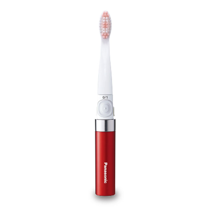 Panasonic EW-DS90-R520 Pocket Doltz, Red зубная щеткаEW-DS90-R520 Panasonic EW-DS90-R520 Pocket Doltz, Red зубная щеткаEW-DS90-R520Благодаря высокоскоростной звуковой вибрации зубная щетка Panasonic EW-DS90 обеспечивает более эффективное удаление зубного налета, чем обычная щетка. Комбинация трех различный типов щетинок помогает справиться с зубным налетом. Эту компактную щетку вы всегда сможете взять с собой, щетинки и кнопка включения надежно прикрываются колпачком.