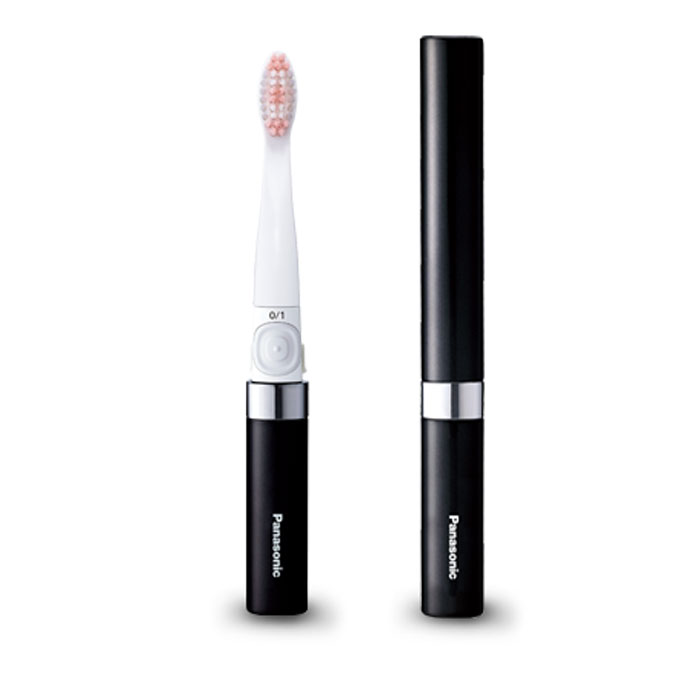 Panasonic EW-DS90-K520 Pocket Doltz, White Black электрическая зубная щеткаEW-DS90-K520 Panasonic EW-DS90-K520 Pocket Doltz, White Black электрическая зубная щеткаEW-DS90-K520Благодаря высокоскоростной звуковой вибрации зубная щетка Panasonic EW-DS90 обеспечивает более эффективное удаление зубного налета, чем обычная щетка. Комбинация трех различный типов щетинок помогает справиться с зубным налетом. Эту компактную щетку вы всегда сможете взять с собой, щетинки и кнопка включения надежно прикрываются колпачком.