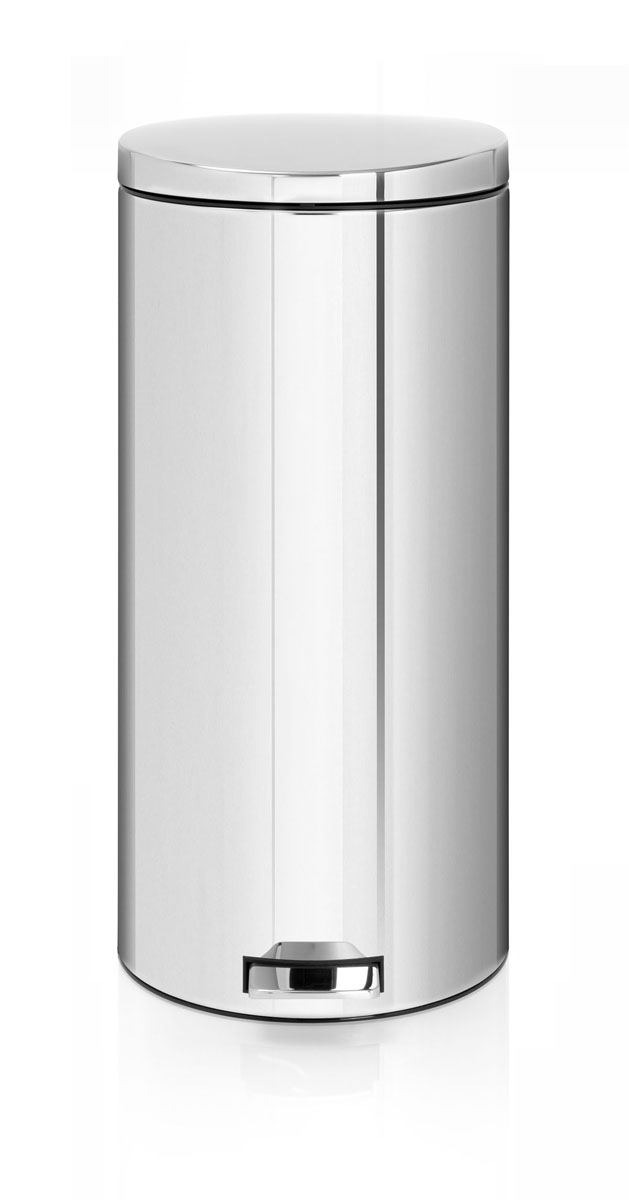 Бак мусорный Brabantia, с педалью, цвет: стальной полированный, 30 л. 478840478840 Бак мусорный Brabantia, с педалью, цвет: стальной полированный, 30 л. 478840478840Вместительный бак Brabantia на 30 л с уникальным механизмом бесшумного открытия/закрытия крышки идеально подходит для использования на кухне или в гостиной. Бесшумное открывание/закрывание и мягкий ход педали. Надежный педальный механизм, высококачественные коррозионно-стойкие материалы. Умная фиксация крышки – при открывании крышка не касается стены благодаря уникальной конструкции крепления. Удобная очистка – съемное внутреннее ведро из пластика. Бак удобно перемещать – прочная ручка для переноски. Отличная устойчивость даже на мокром и скользком полу – противоскользящее основание. Предохранение пола от повреждений – пластиковый защитный обод. Всегда опрятный вид – идеально подходящие по размеру мешки для мусора со стягивающей лентой (размер G). 10-летняя гарантия Brabantia.