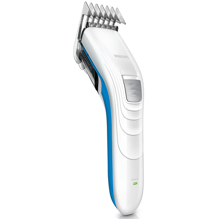 Philips QC5132/15 беспроводная машинка для стрижки волос с чехолом для храненияQC5132/15 Philips QC5132/15 беспроводная машинка для стрижки волос с чехолом для храненияQC5132/15Машинка для стрижки волос Philips QC5132/15 оснащена мощным бесшумным мотором и может работать в беспроводном режиме. Также в комплект входит дополнительная филировочная насадка для создания естественного образа.Просто выберите и зафиксируйте нужную установку регулируемого гребня: от 3 мм до 21 мм (с шагом 2 мм). Либо используйте прибор без гребня для минимальной длины 0,5 мм. Закругленные лезвия и гребни плавно скользят по коже, не царапая ее, чтобы каждая стрижка была безопасной и приятной. Самозатачивающиеся лезвия из нержавеющей стали дольше остаются острыми, не требуют специального ухода и обеспечивают великолепные результаты стрижки.Благодаря легкости и компактности эта семейная машинка для стрижки волос очень удобна в использовании и подходит и для взрослых, и для детей. Эргономичная форма позволяет контролировать каждое движение прибора, обеспечивая полный комфорт. Съемная филировочная насадка позволяет стричь волосы до разной длины. Используйте эту насадку для создания естественной текстуры и придания объема стрижке.Лезвия из нержавеющей стали11 установок длины (от 3 до21 мм)Регулировка (шаг изменения длины): по 2 ммВремя зарядки: 8 часовОткидная головка для простоты очисткиЛезвия не требуют смазки