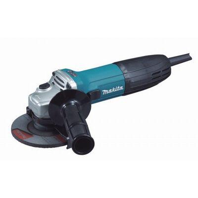 Шлифмашина угловая Makita GA5030GA5030 Шлифмашина угловая Makita GA5030GA5030Углошлифовальная машина Makita GA5030 - это высокоэффективный инструмент для выполнения различных строительных и ремонтных работ по резке, зачистке и шлифованию различных поверхностей. Мощный двигатель с усовершенствованной системой пылезащиты надежен и долговечен. Удобный компактный корпус и небольшой вес обеспечивают комфорт при эксплуатации и уверенное управление даже одной рукой.Углошлифовальная машина Makita GA5030 - это компактный и легкий инструмент с мощным двигателем на 720 Вт. УШМ эффективна при выполнении различных отрезных, шлифовальных и зачистных строительных работ. Лабиринтное уплотнение защищает все элементы механизма от пыли и абразивного строительного мусора, поэтому с помощью этой УШМ можно без проблем работать даже с такими пылеобразующими материалами, как бетон, камень и кирпич. Рабочий диск диаметром 125 мм вращается со скоростью 11000 оборотов в минуту. Благодаря небольшим габаритам (длина всего 266 мм) и малому весу (1,4 кг) углошлифовальной машиной легко управлять даже одной рукой, она маневренна и практически не вызывает усталости даже при длительной эксплуатации. Для продолжительной беспрерывной работы предусмотрена блокировка кнопки пуска во включенном положении. Корпус оптимально приспособлен для надежного и удобного захвата, кроме того для еще более уверенного управления есть дополнительная боковая рукоятка. Антивибрационная боковая рукоятка может быть установлена как справа, так и слева, в зависимости от пожеланий пользователя, кроме того угол ее наклона к корпусу в этой модели составляет 100° для большего удобства пользователя.