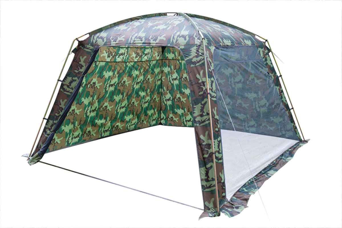 Универсальный камуфляжный шатер TREK PLANET "Rain Dome Camo" отлично подойдет для дачи, в качестве  полевого навеса или для стационарного кемпинга. Две стороны из полиэстера надежно защищают от ветра и  дождя, две другие стороны из москитной сетки позволяют шатру отлично проветриваться. Благодаря  камуфляжной расцветке, не привлекает лишнего внимания на природе.  Особенности шатра: - легко собирается и разбирается; - устойчив на ветру; - две стороны шатра из полиэстера, с пропиткой PU водостойкостью 2000 мм надежно защищают от ветра и  дождя; - две другие стороны из москитной сетки позволяют шатру отлично проветриваться, защищая от насекомых; - все швы проклеены; - двери из москитной сетки в полный размер стороны с молнией по периметру, удобно сворачиваются на  сторону; - каркас: боковые стойки из стали, потолочные дуги из прочного стеклопластика; - прочные и удобные адаптеры для дуг со стойками; - два входа в шатер; - защитный полог по всему периметру защищает от ветра, дождя и насекомых; - возможность подвески фонаря в палатке; - внутренние карманы для мелочей.  Палатка упакована в сумку-чехол с ручками, застегивающуюся на застежку-молнию.